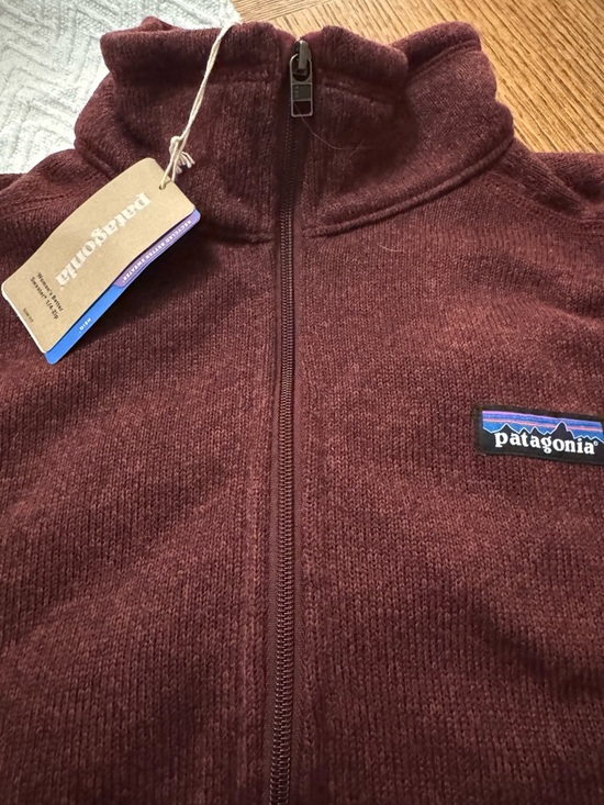 Patagonia Better sweater women’s 1/4  zip  in Deep Maroon - Picture 2 of 6